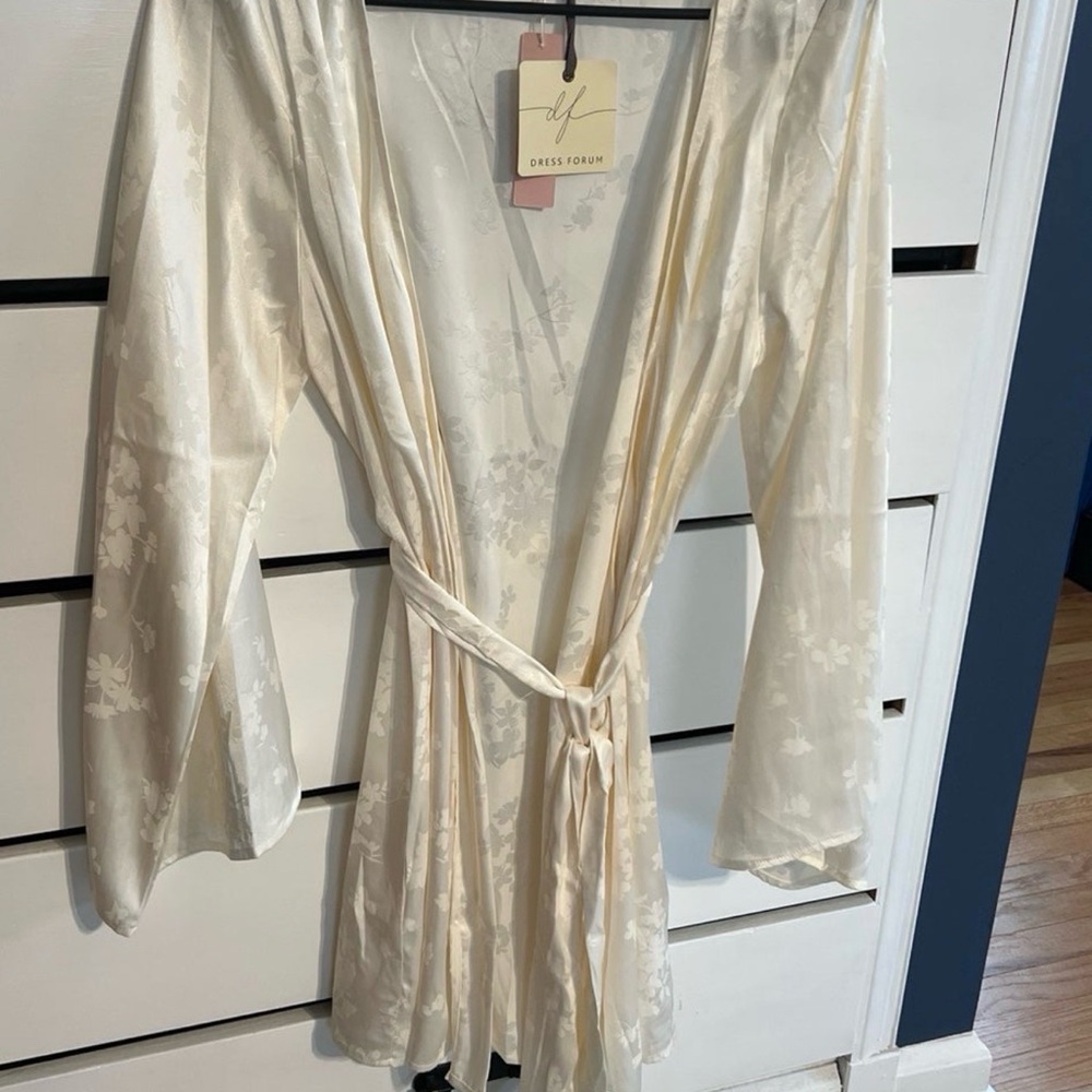Dress Forum Ivory Floral Satin Robe